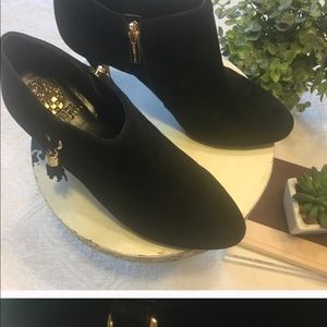 Vince camuto black booties